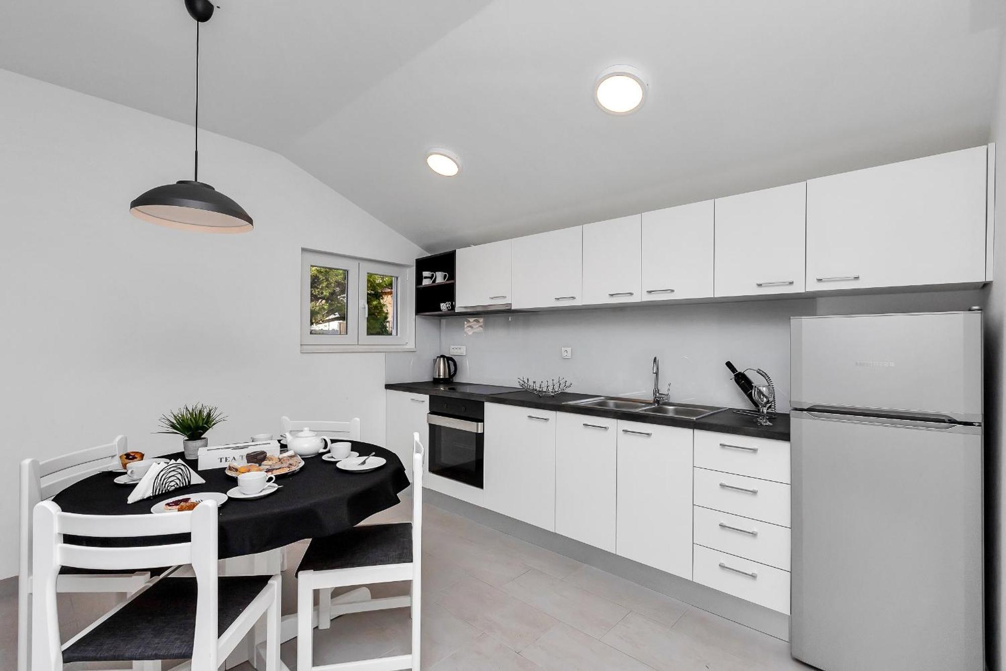 Apartments And Rooms By The Sea Baska Voda, Makarska - 2578 מראה חיצוני תמונה