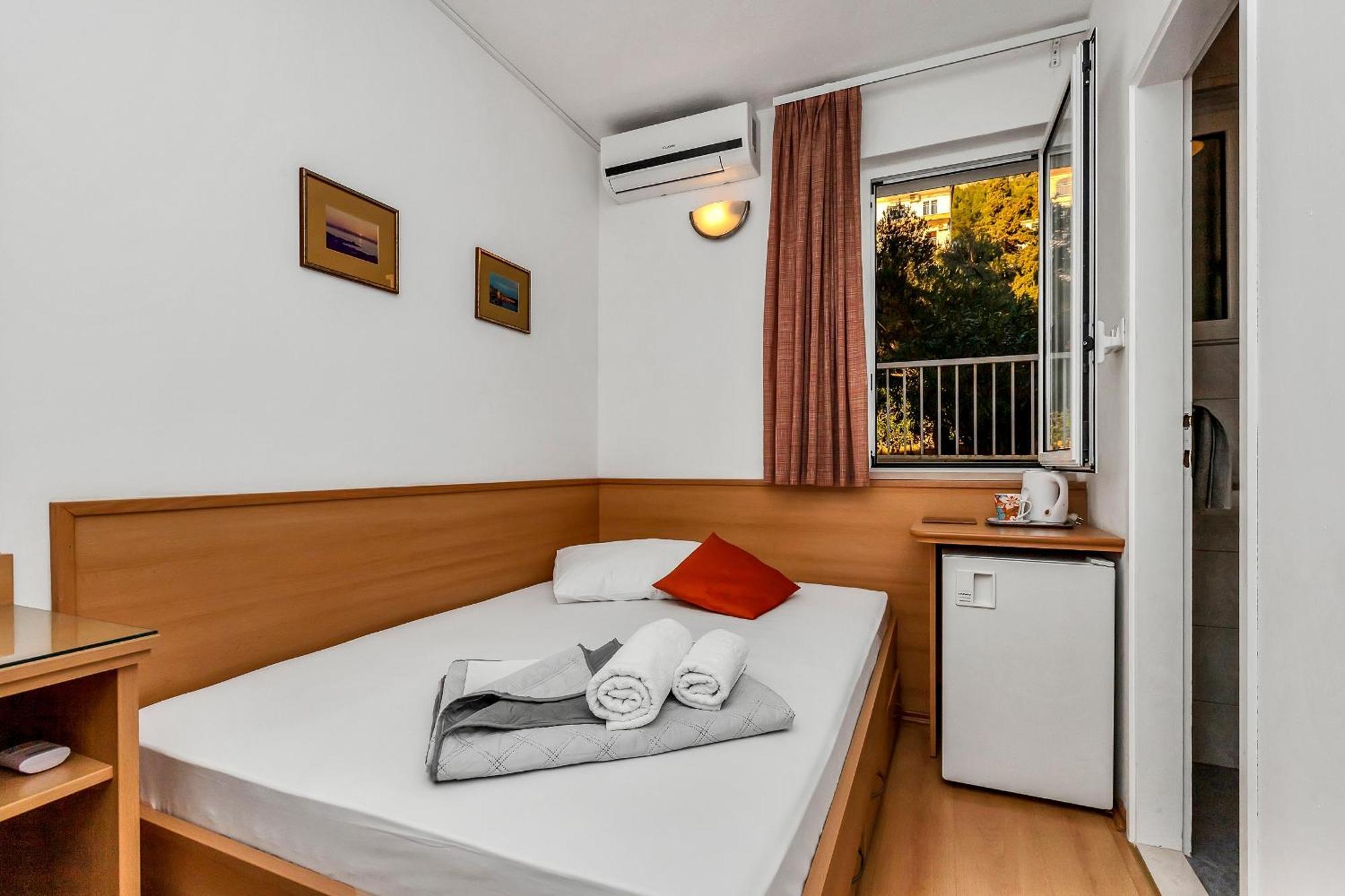 Apartments And Rooms By The Sea Baska Voda, Makarska - 2578 מראה חיצוני תמונה