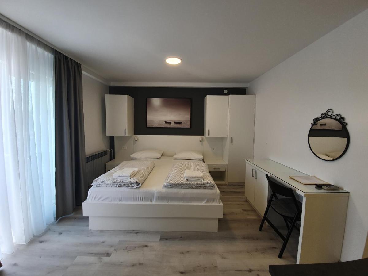 Apartments And Rooms By The Sea Baska Voda, Makarska - 2578 מראה חיצוני תמונה